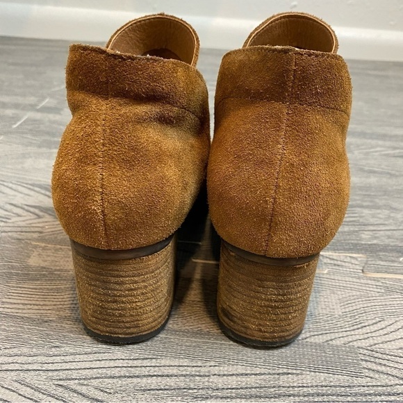 BEARPAW Onyx Suede Block Heel Ankle Boots - Picture 5 of 14